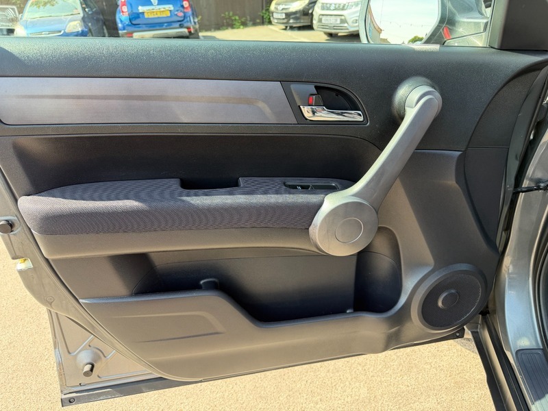 Honda Cr-V I-vtec Es 5-Door Silver #36
