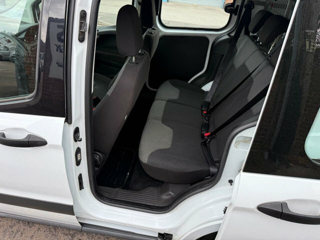 Ford Transit Courier  White #16
