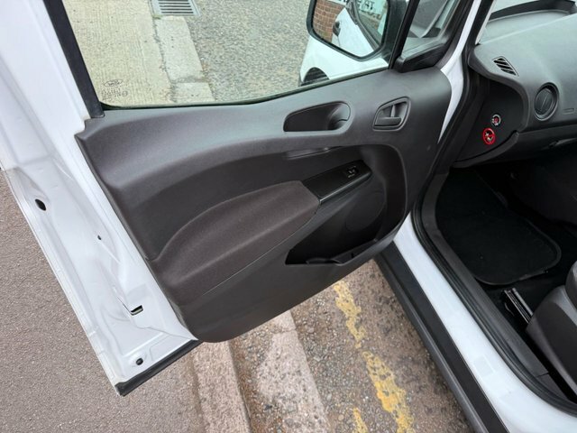 Ford Transit Courier  White #15