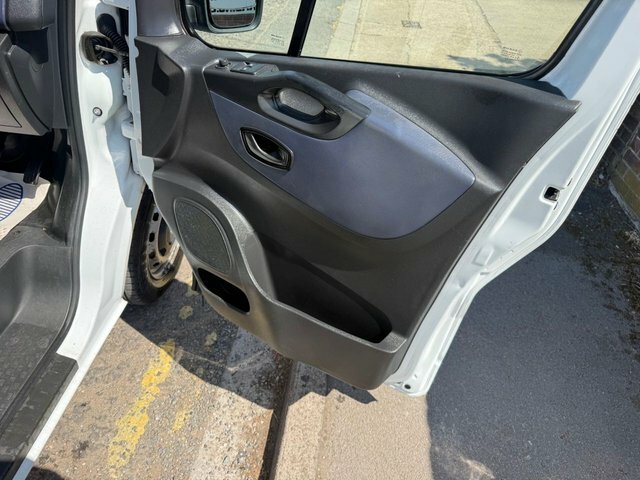 Vauxhall Vivaro Vivaro 2900 Cdti White #14