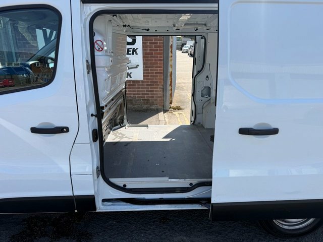 Vauxhall Vivaro Vivaro 2900 Cdti White #18