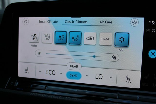 Volkswagen e-Golf 1.4 Tsi 13Kwh Style Hatchback Plug-in H White #31