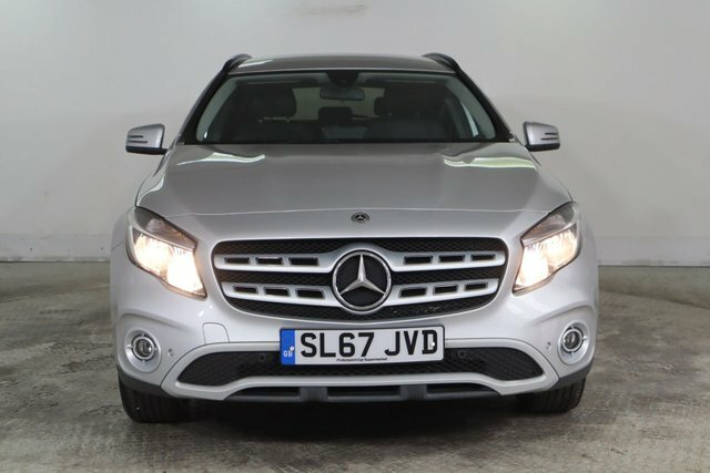 Mercedes-Benz GLA Class 1.6 Gla200 Se Executive Suv Eu Silver #2