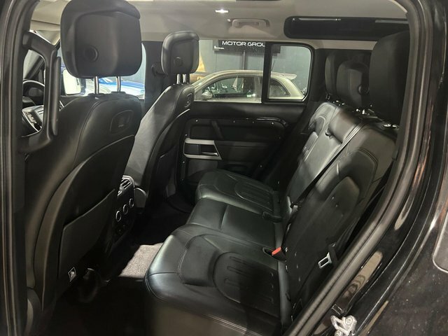 Land Rover Defender 110 2.0 D240 Se 110 7 Seat Green #17