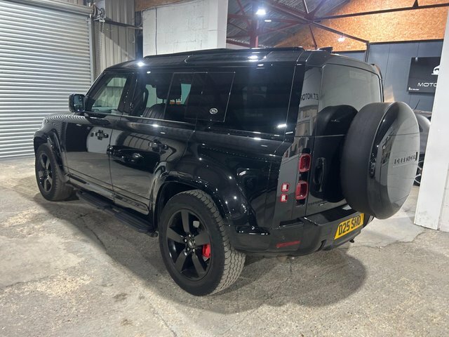 Land Rover Defender 110 2.0 D240 Se 110 7 Seat Green #8