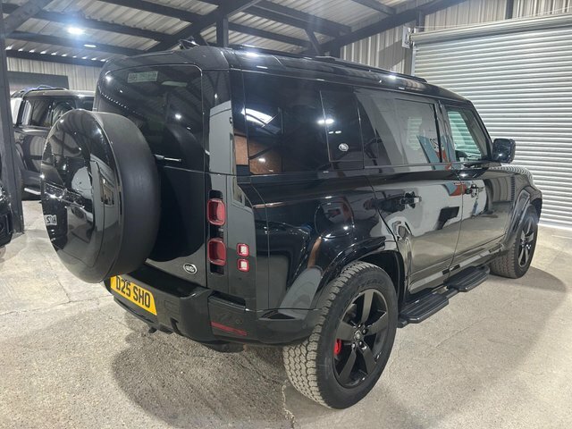 Land Rover Defender 110 2.0 D240 Se 110 7 Seat Green #10