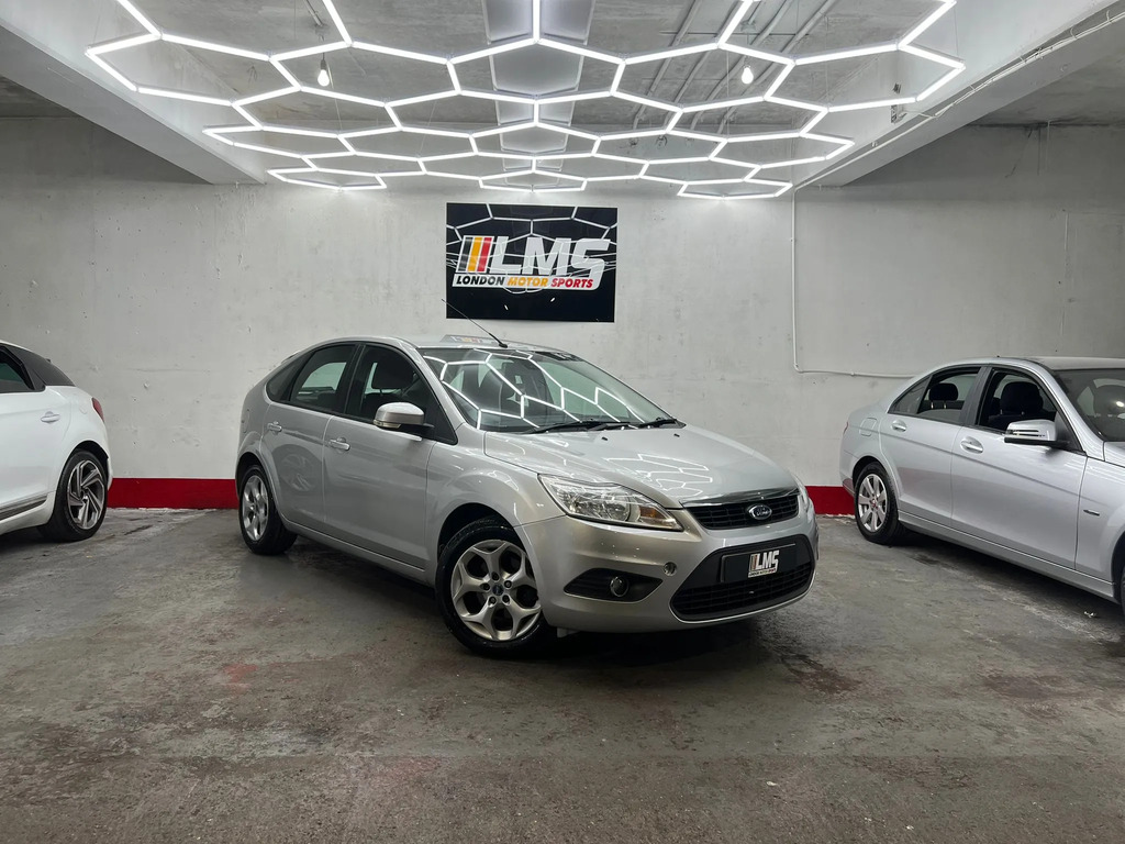 Ford Focus Zetec 3-Door Blue #19