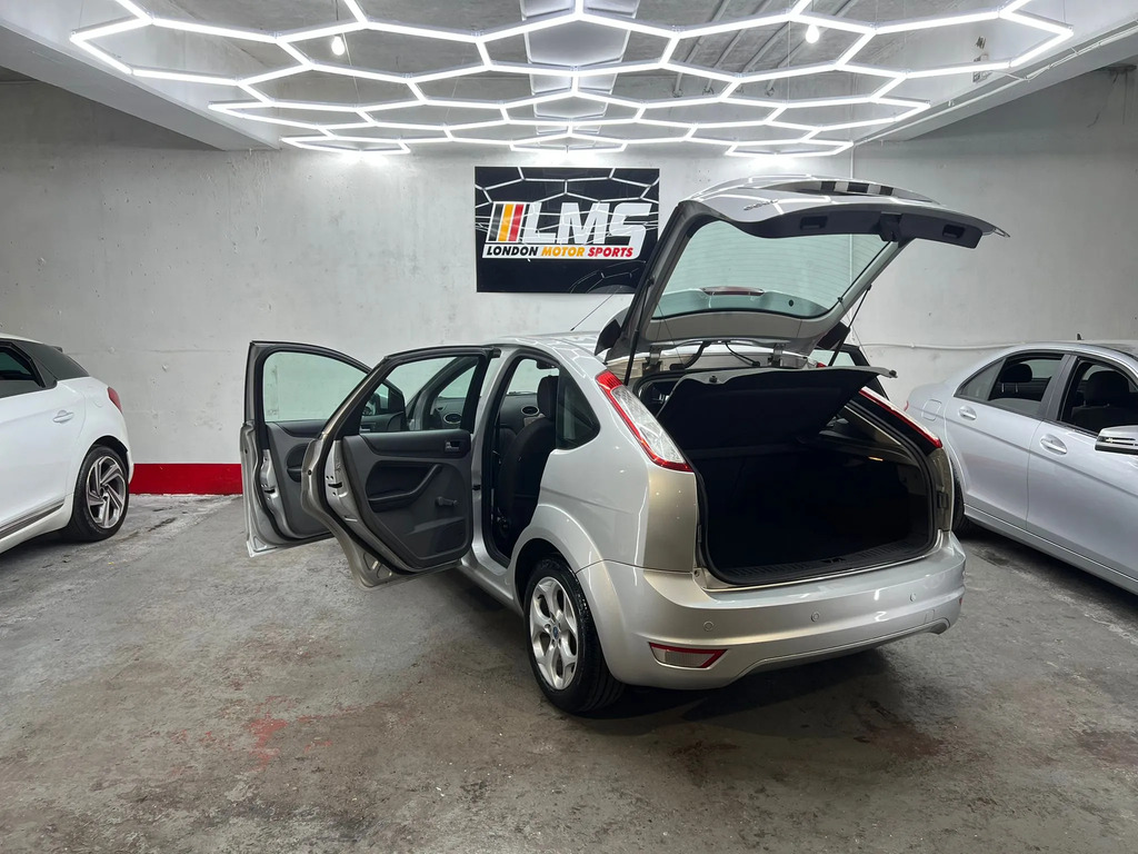 Ford Focus Zetec 3-Door Blue #65