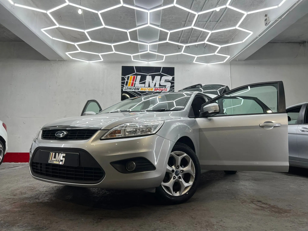 Ford Focus Zetec 3-Door Blue #17