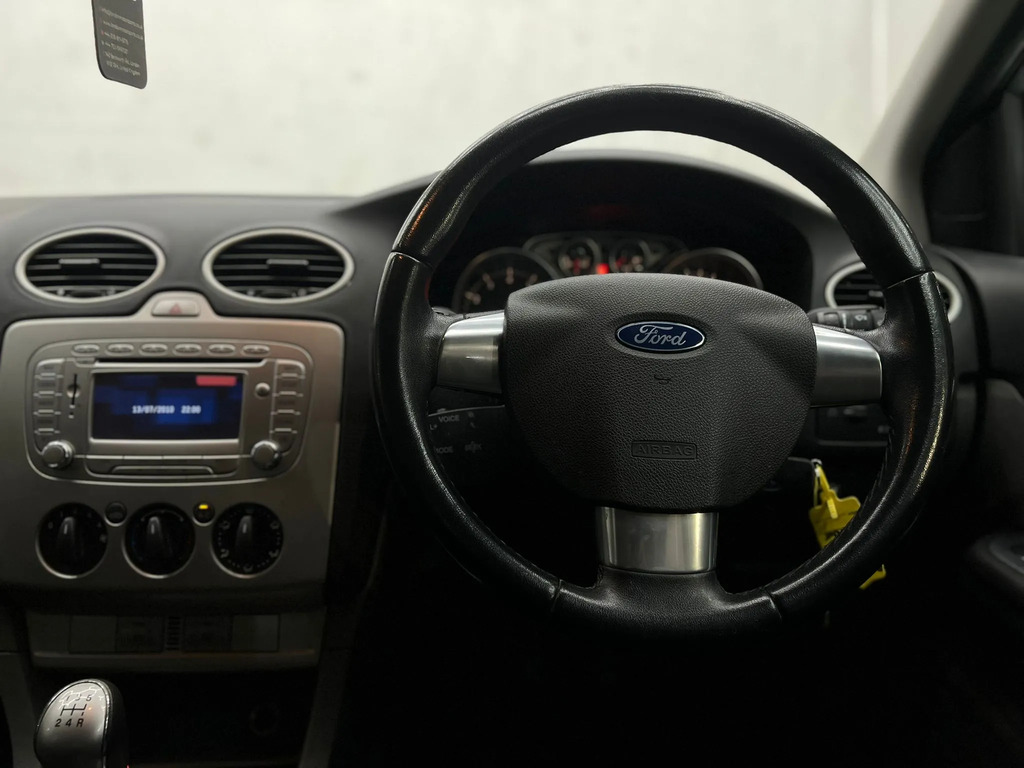 Ford Focus Zetec 3-Door Blue #41
