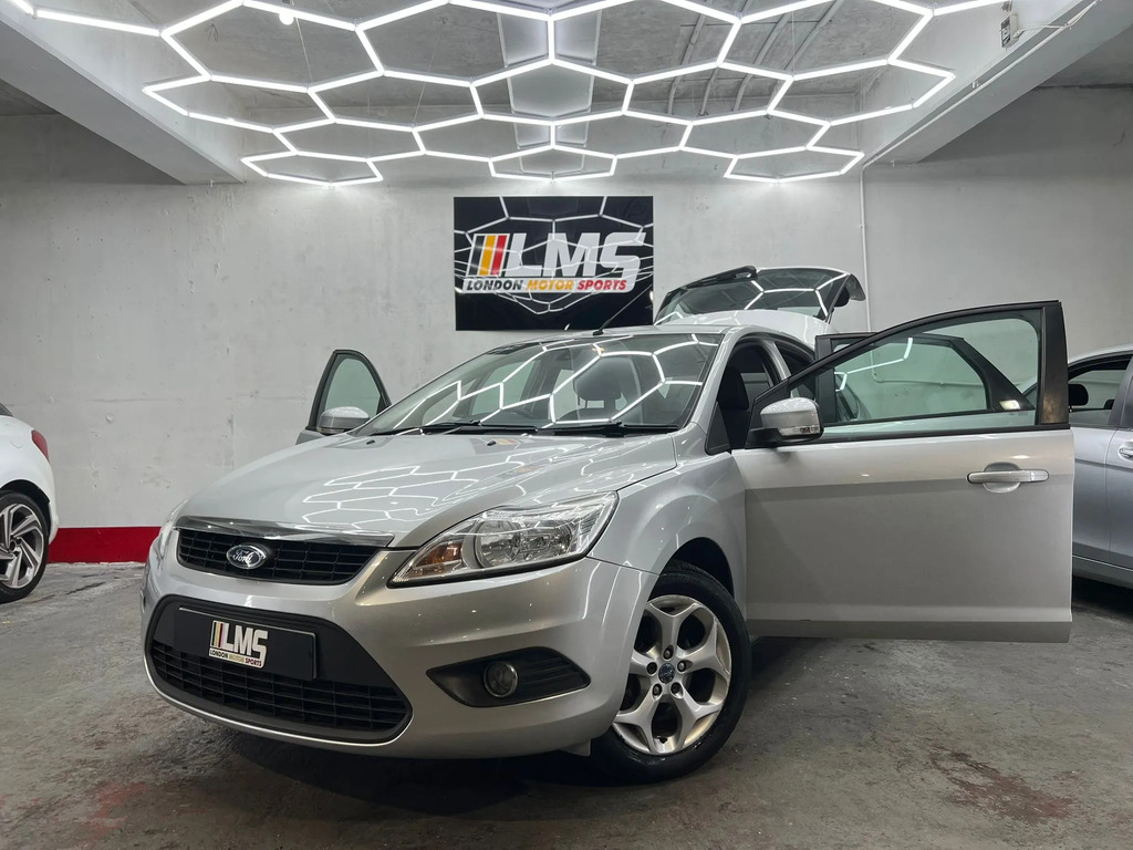 Ford Focus Zetec 3-Door Blue #16