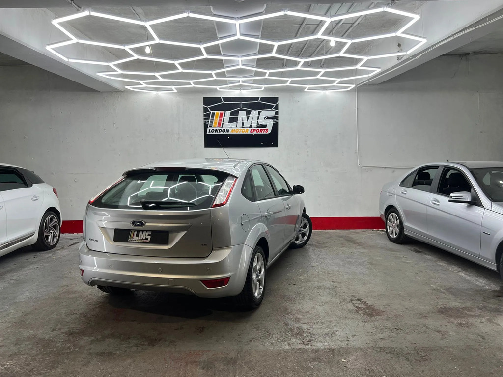 Ford Focus Zetec 3-Door Blue #71