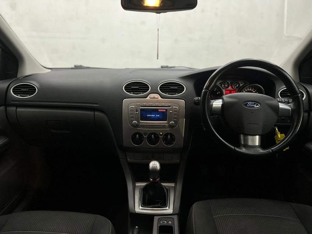 Ford Focus Zetec 3-Door Blue #40