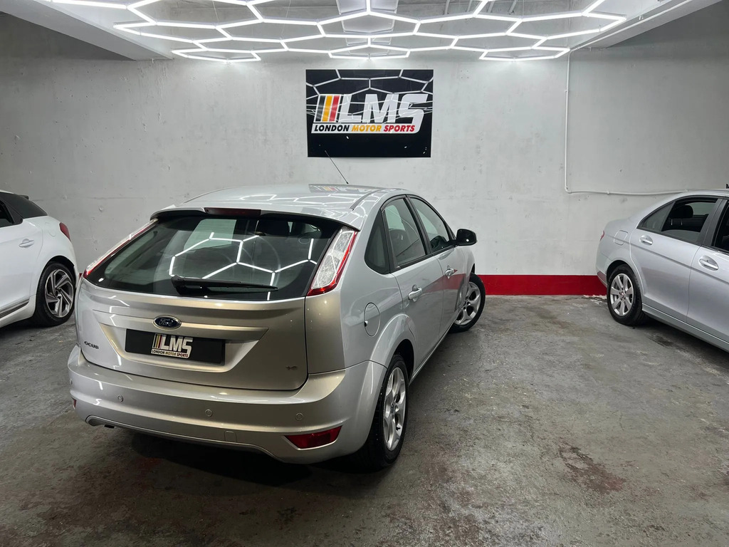 Ford Focus Zetec 3-Door Blue #76