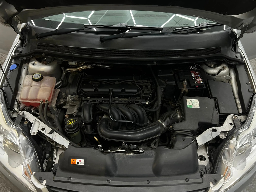 Ford Focus Zetec 3-Door Blue #35