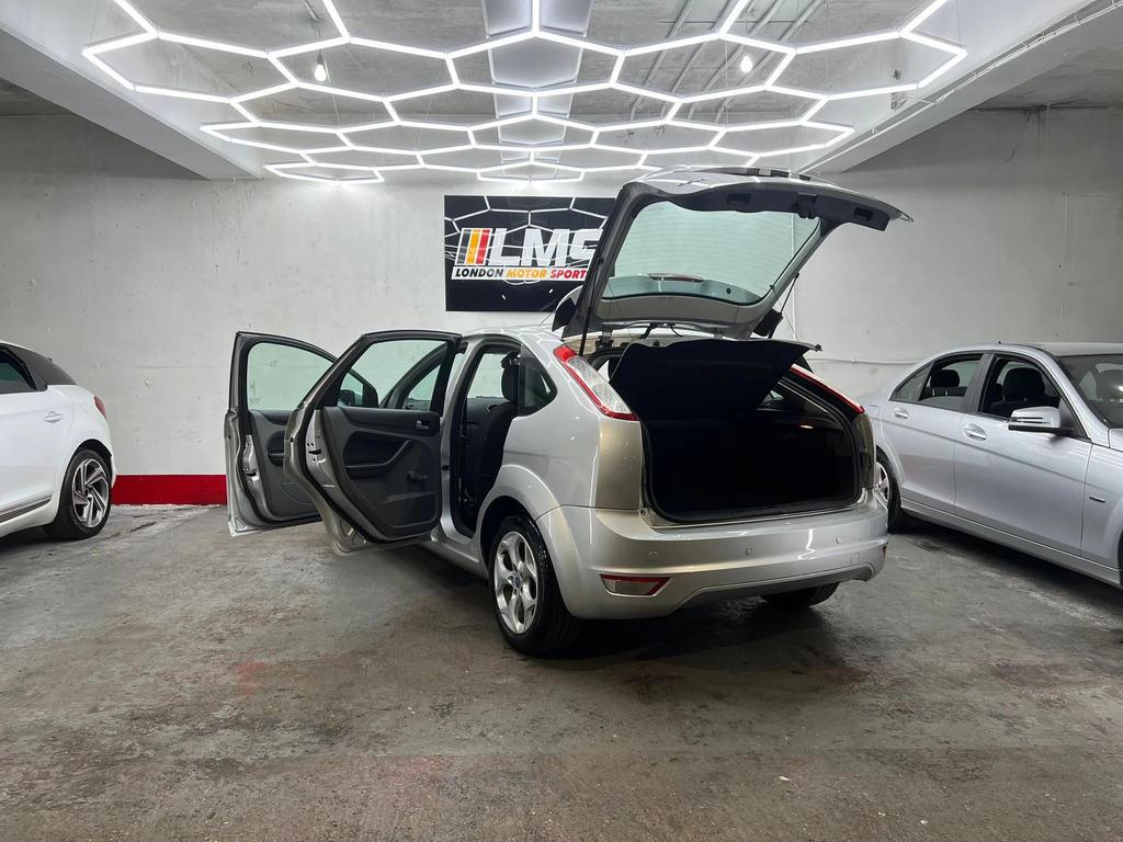 Ford Focus Zetec 3-Door Blue #63