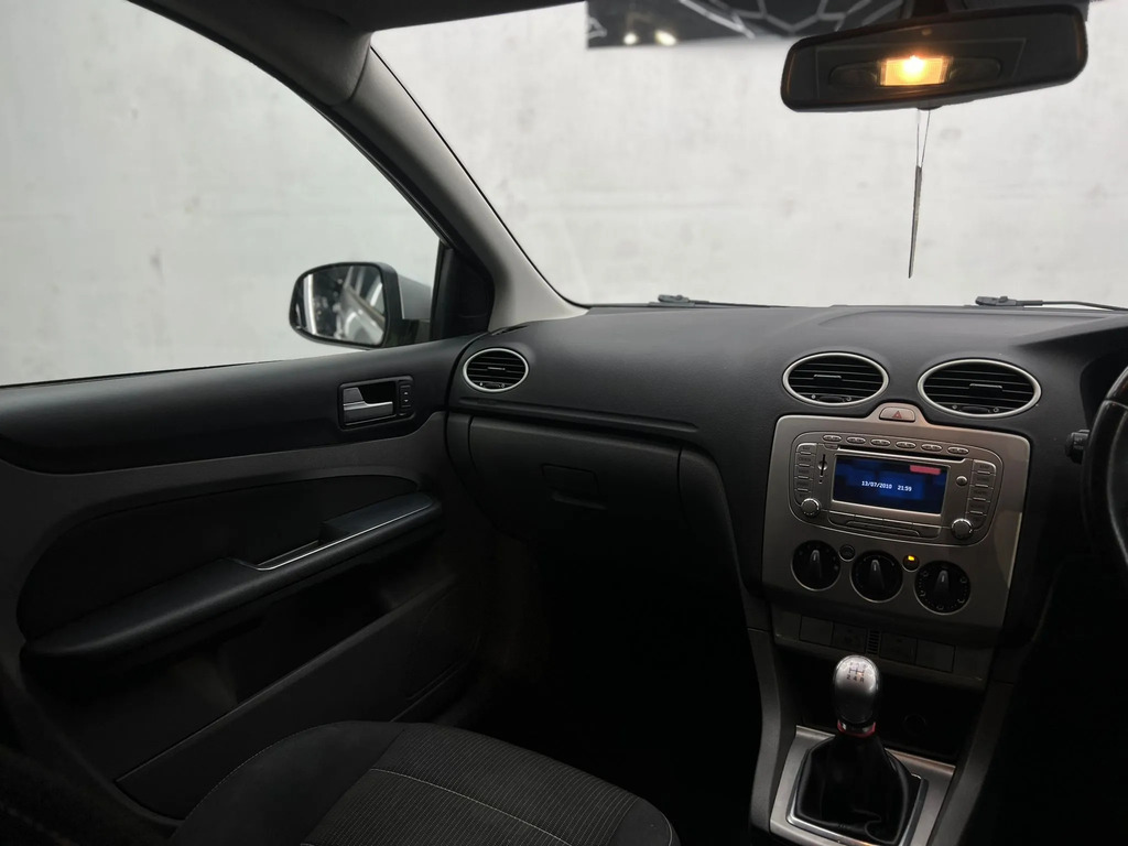 Ford Focus Zetec 3-Door Blue #44