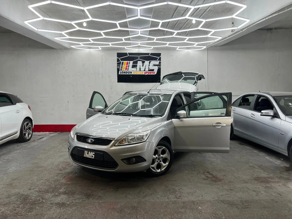 Ford Focus Zetec 3-Door Blue #11