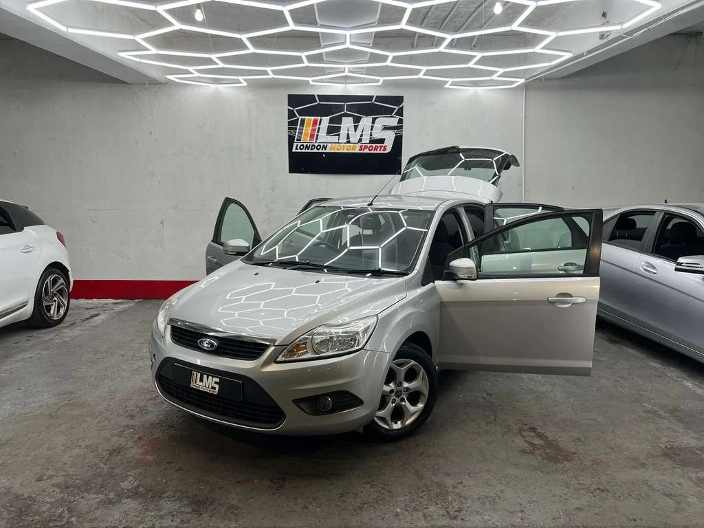 Ford Focus Zetec 3-Door Blue #13