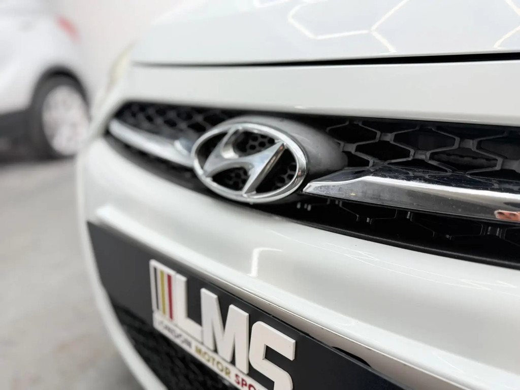 Hyundai I10 Classic Silver #11