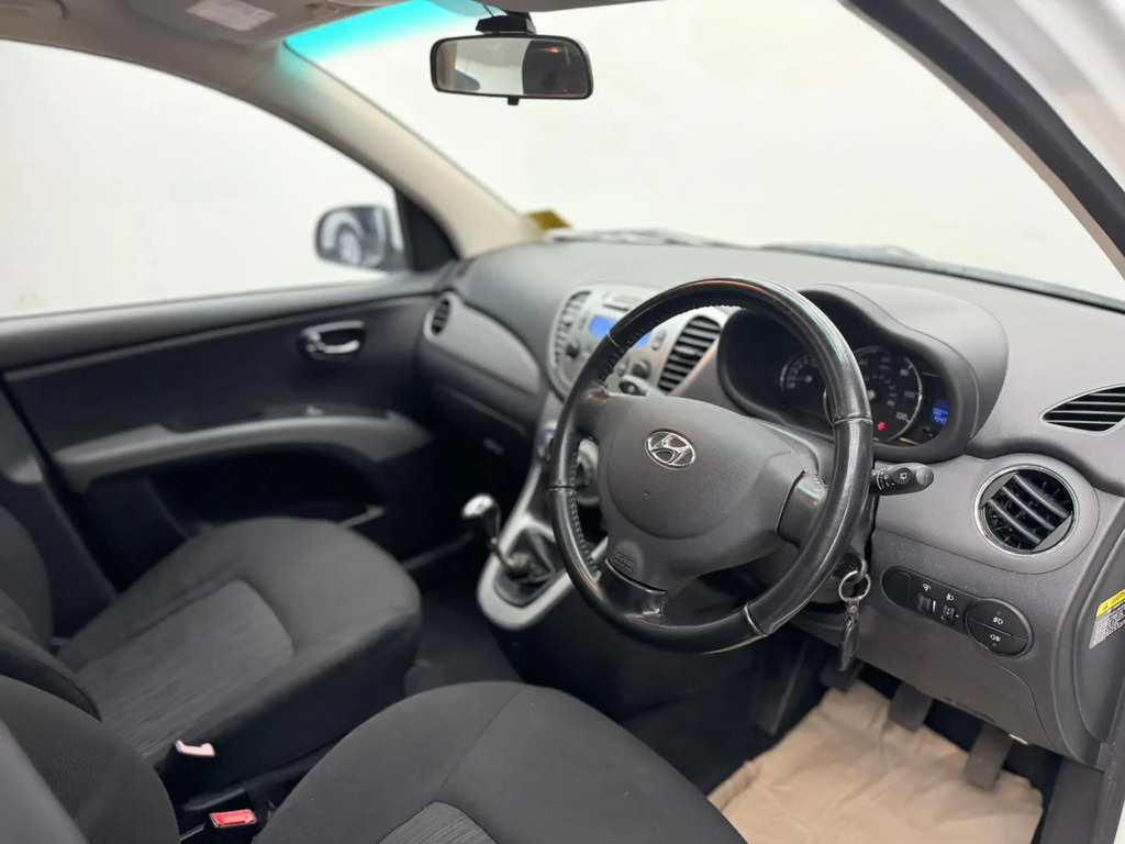 Hyundai I10 Classic Silver #32