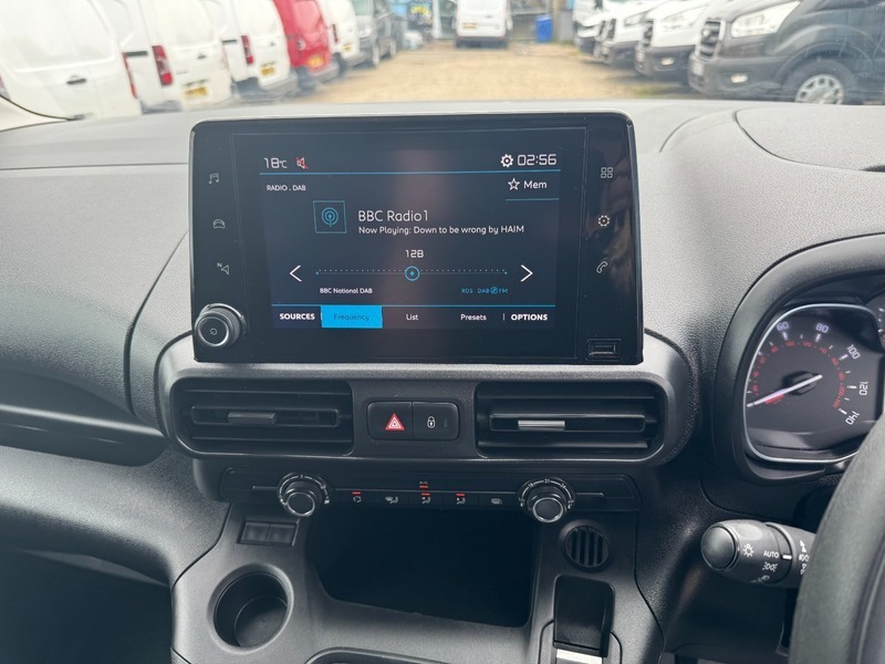 Citroen Berlingo 1000 Enterprise Pro Bluehdi YT22PJX White #5