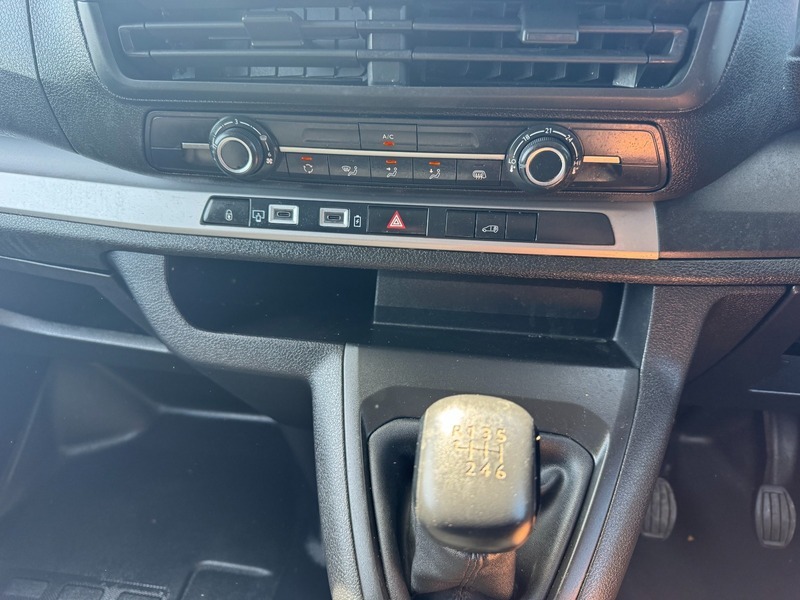 Vauxhall Vivaro L1h1 F2900 Prime Air White #2