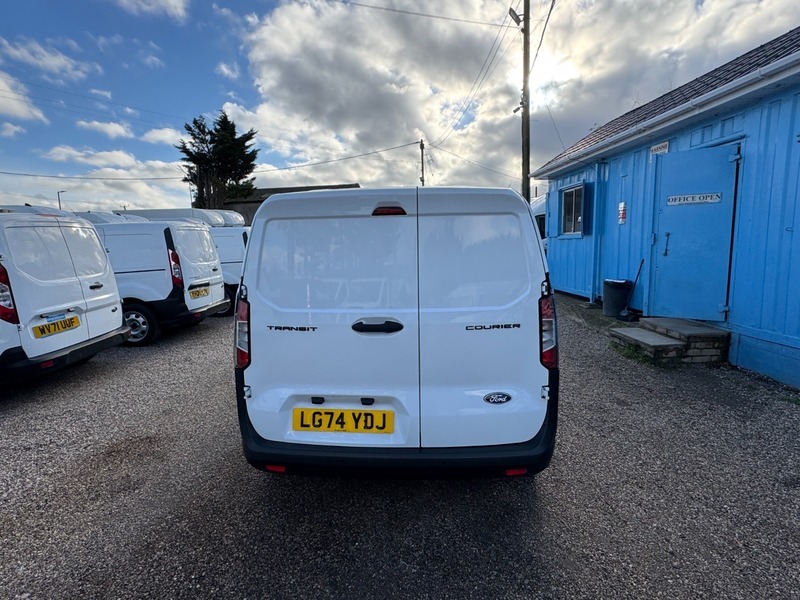 Ford Transit Courier Mpv Black #15