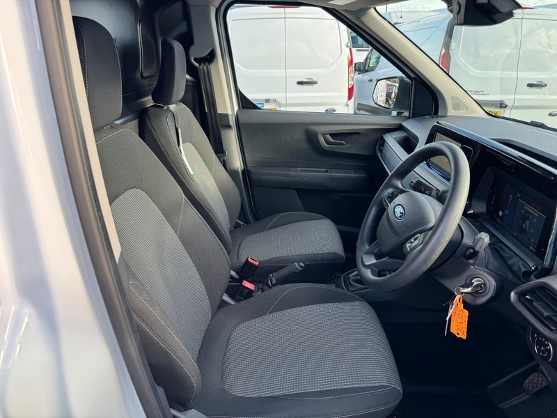 Ford Transit Courier Mpv Black #9
