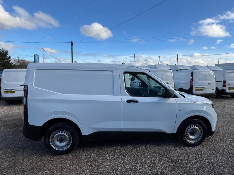 Ford Transit Courier Mpv Black #16