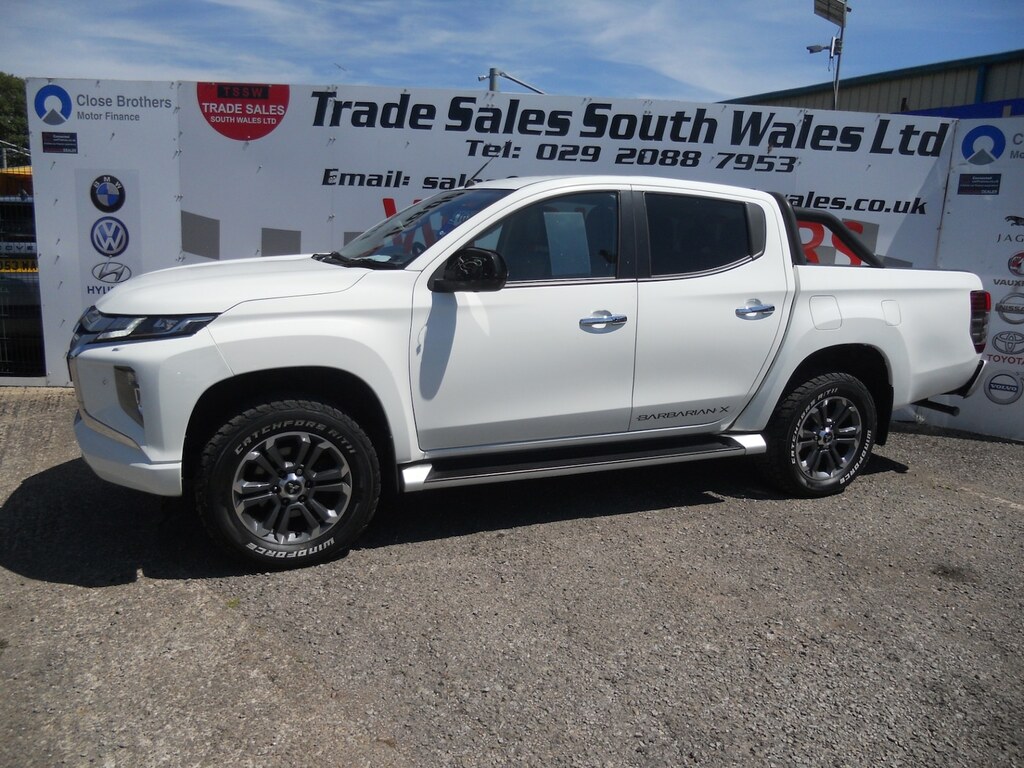 Mitsubishi L200 Double Cab Di-d 150 Barbarian X 4Wd White #3