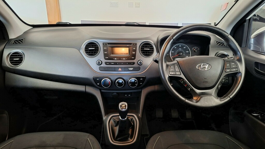 Hyundai I10 1.0 I10 Go 1.0 2016 FN66ZRJ White #2