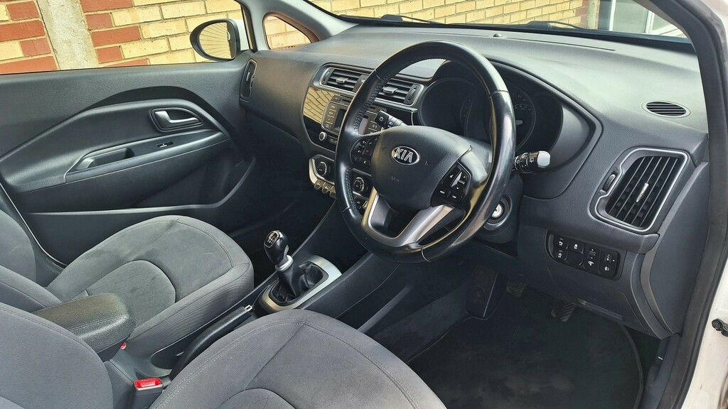 Kia RIO 1.4 Crdi Ecodynamics 2 2016 White #2