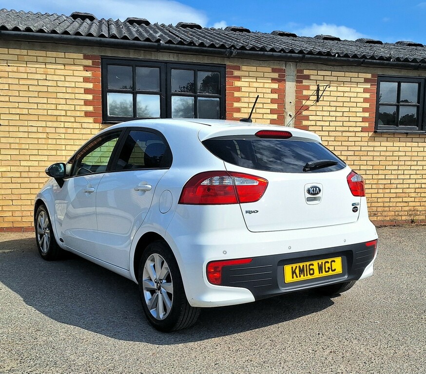 Kia RIO 1.4 Crdi Ecodynamics 2 2016 White #3