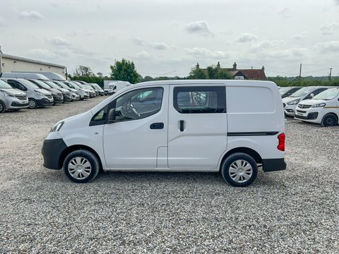 Nissan NV200 Crew Cab Swb White