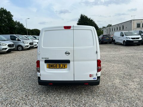 Nissan NV200 Crew Cab Swb White #6