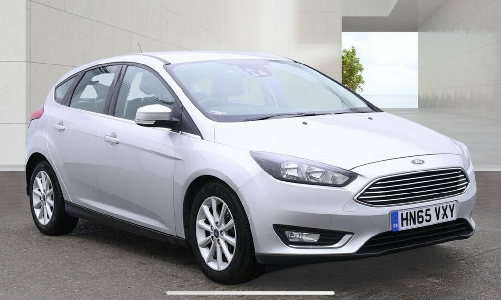 Ford Focus 1L Titanium Silver #2