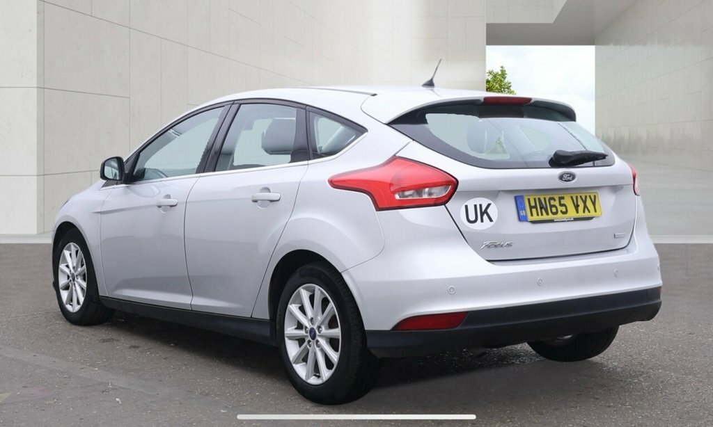 Ford Focus 1L Titanium Silver #3