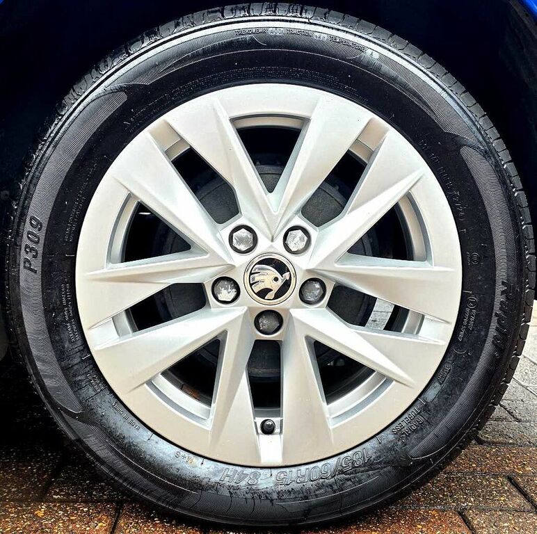 Skoda Fabia 1.0 Tsi Se Comfort EA22GSV Blue #5