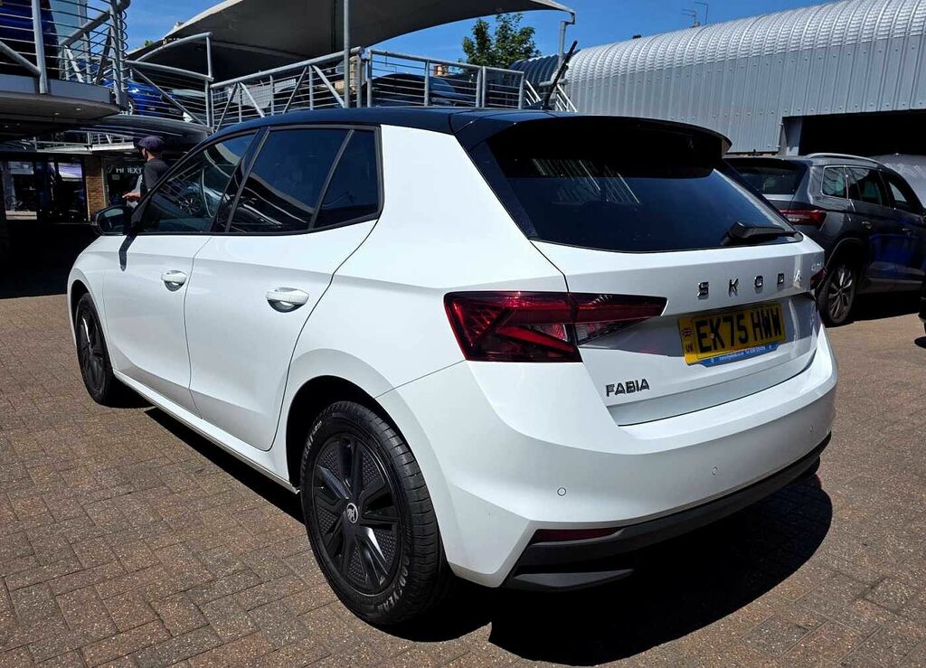 Skoda Fabia 1.0 Tsi 116 Design Edition Dsg EK75HWW White #3