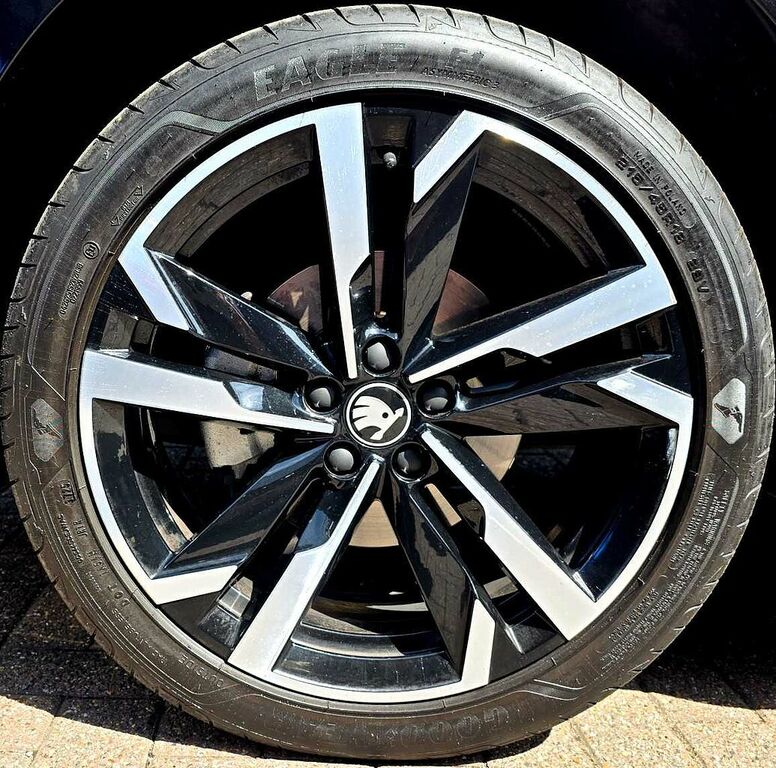 Skoda Kamiq 1.0 Tsi Monte Carlo Edition Dsg EF75XLV Black #5