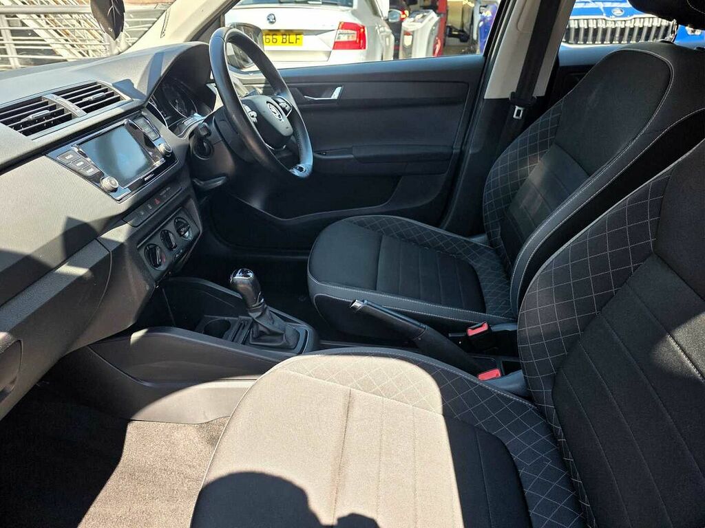 Skoda Fabia 1.0 Tsi Colour Edition Dsg EX21DFK Grey #2