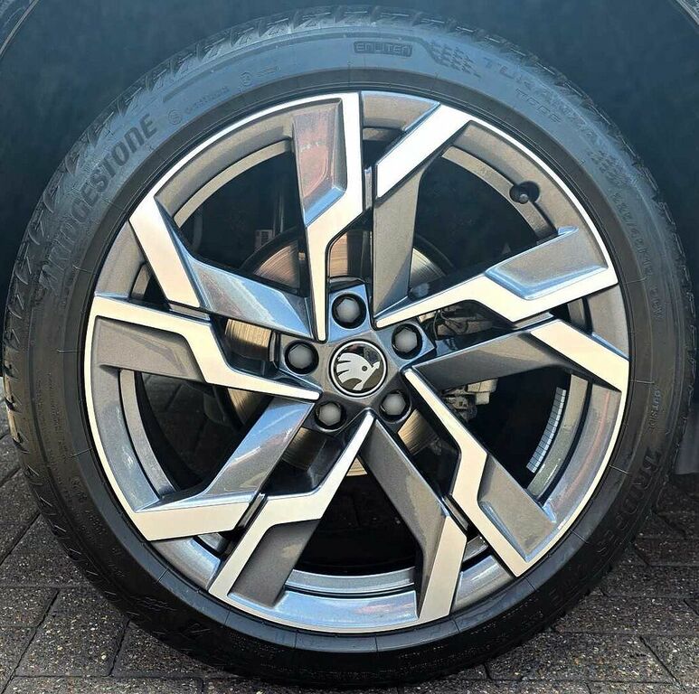 Skoda Karoq 2.0 Tsi Sportline Edition 4X4 Dsg Black #5