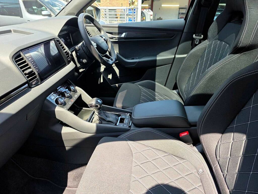 Skoda Karoq 2.0 Tsi Sportline Edition 4X4 Dsg Black #2