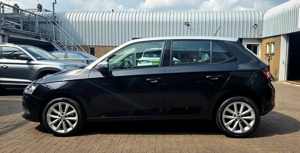 Skoda Fabia 1.0 Tsi Colour Edition Dsg Black #4