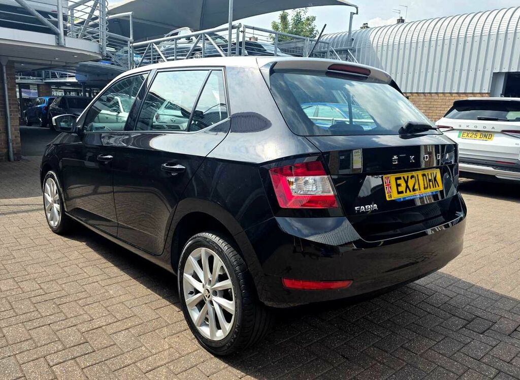 Skoda Fabia 1.0 Tsi Colour Edition Dsg Black #3