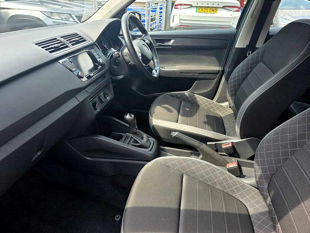 Skoda Fabia 1.0 Tsi Colour Edition Dsg Black #2