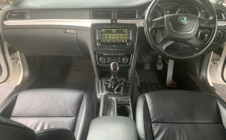 Skoda Superb 2.0 Tdi Elegance Dsg Euro 5 Grey #19