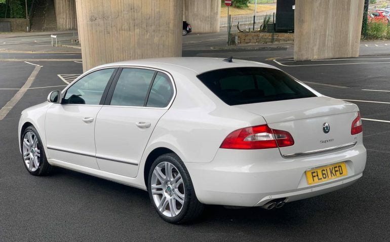 Skoda Superb 2.0 Tdi Elegance Euro 5 White #6