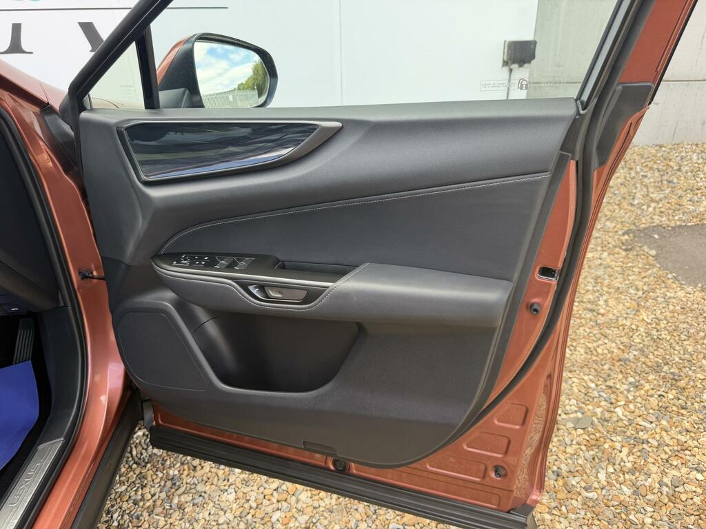 Lexus NX 2.5 450H 18.1Kwh Takumi Suv Plug-in Hy Silver #9